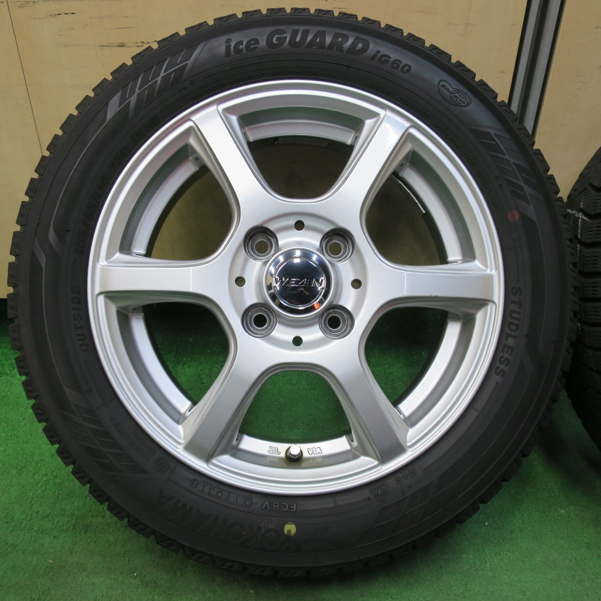 [送料無料] バリ溝！9分★スタッドレス 155/65R14 ヨコハマ アイスガード iG60 WEZEN 14インチ PCD100/4H★5011604イス