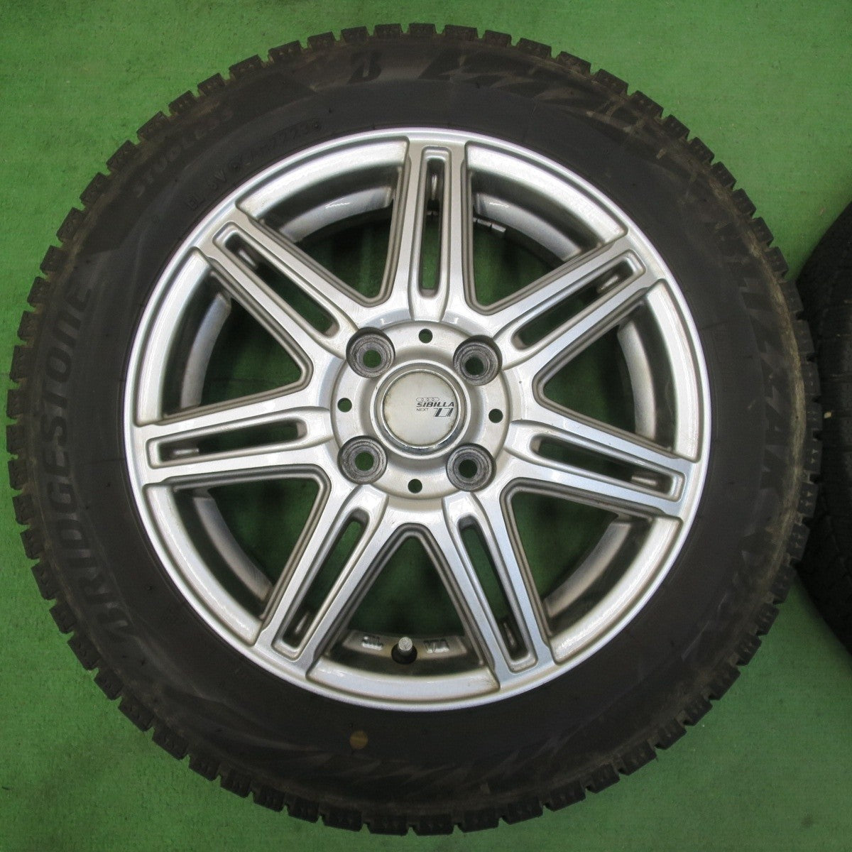 バリ溝！23年！8.5分★スタッドレス 155/65R14 ブリヂストン ブリザック VRX2 SIBILLA NEXT Z7 シビラ 14インチ PCD100/4H★5031302イス