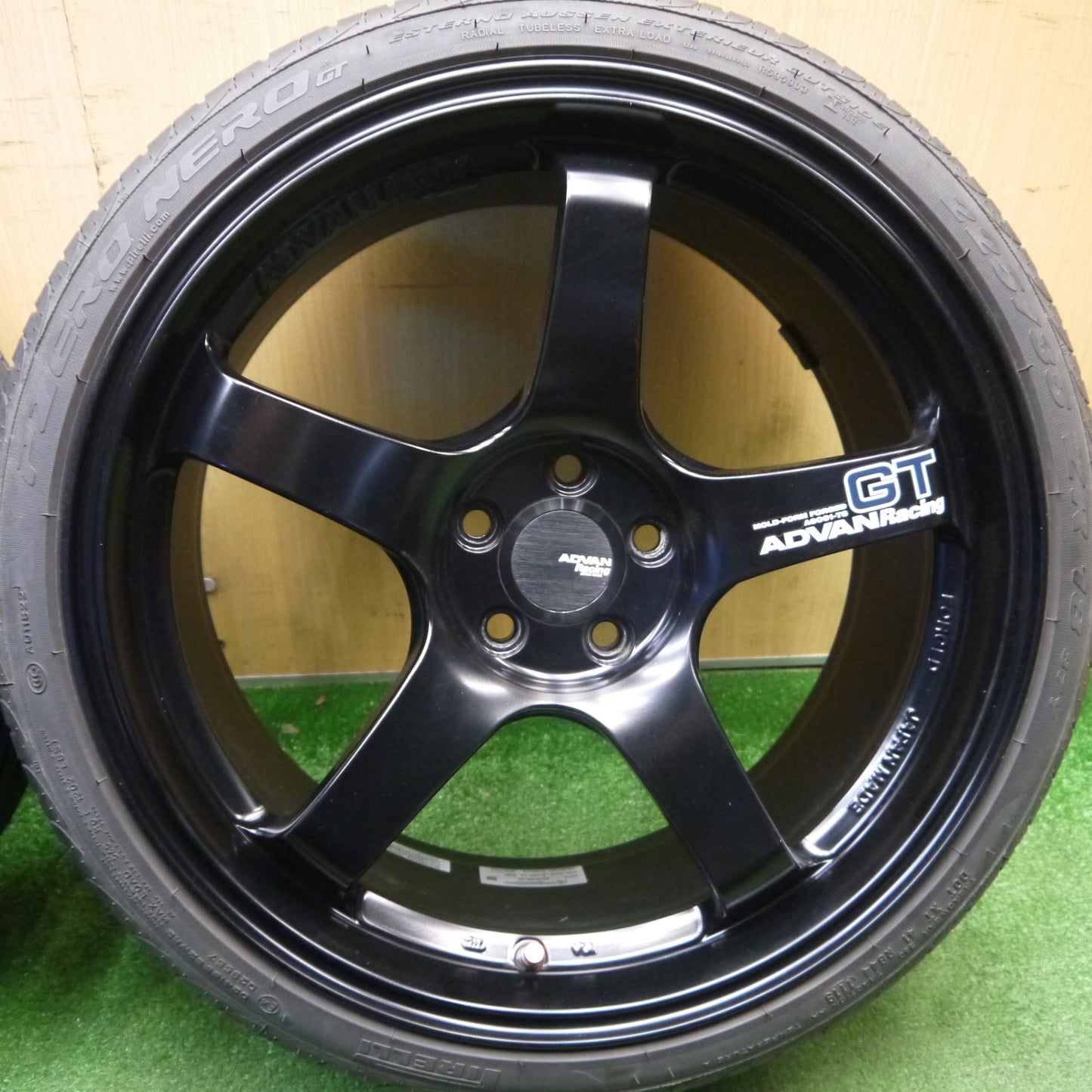 キレイ★プリウス 86 BRZ 等 ADVAN Racing GT 225/35R18 ピレリ P ZERO NERO GT アドバン レーシング 18インチ PCD100/5H★6011903Hノ