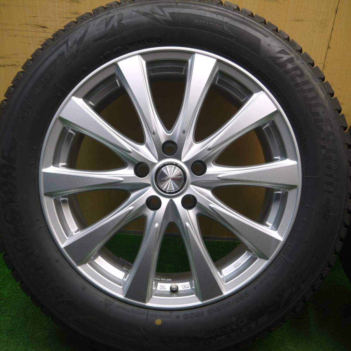 バリ溝！23年！キレイ！ほぼ10分★スタッドレス 225/60R18 ブリヂストン ブリザック DM-V3 JOKER ジョーカー 18インチ PCD114.3/5H★5021204Hス