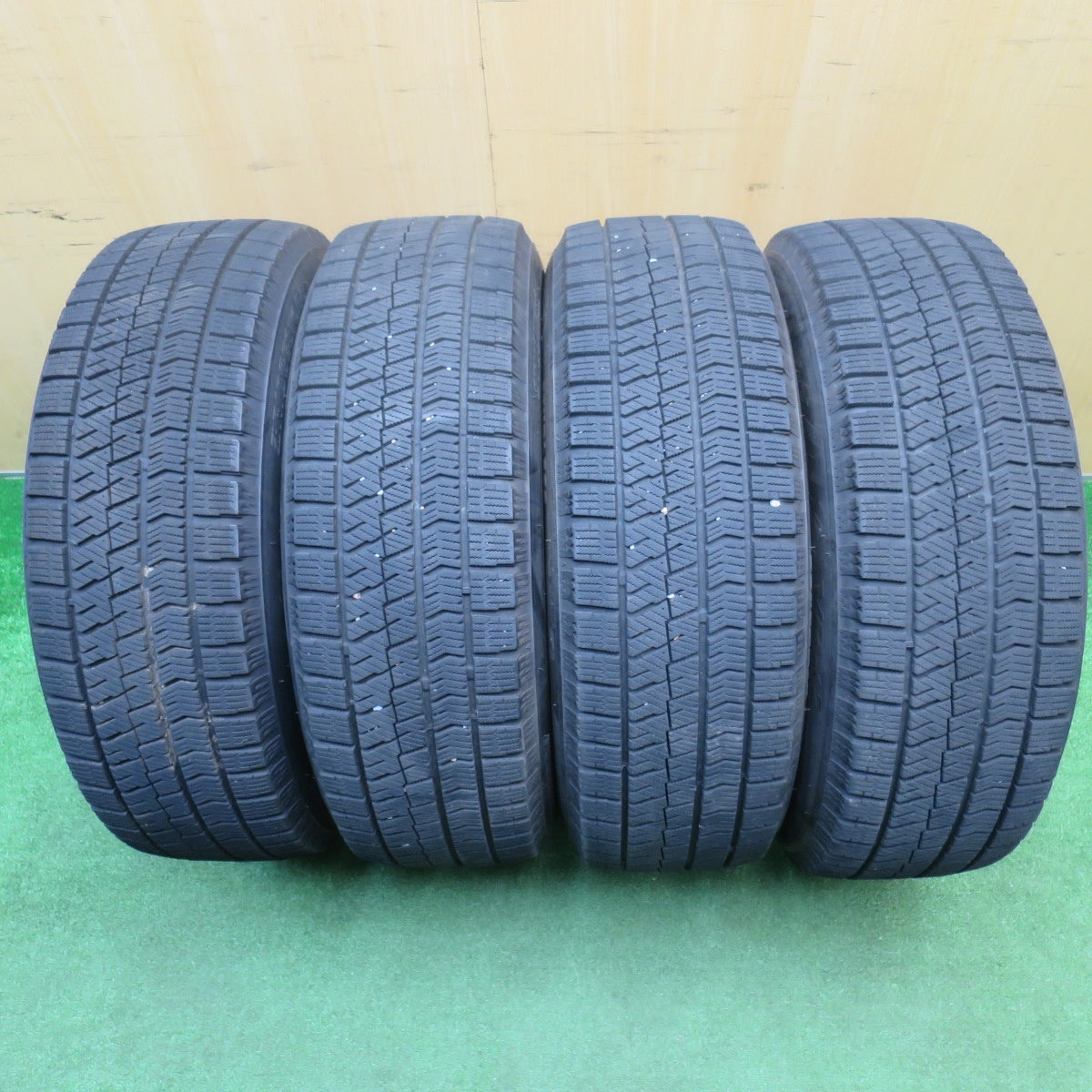 バリ溝！23年！キレイ！8.5分★スタッドレス 205/65R16 ブリヂストン ブリザック VRX2 ECO FORME エコフォルム 16インチ PCD114.3/5H★5112405NJス