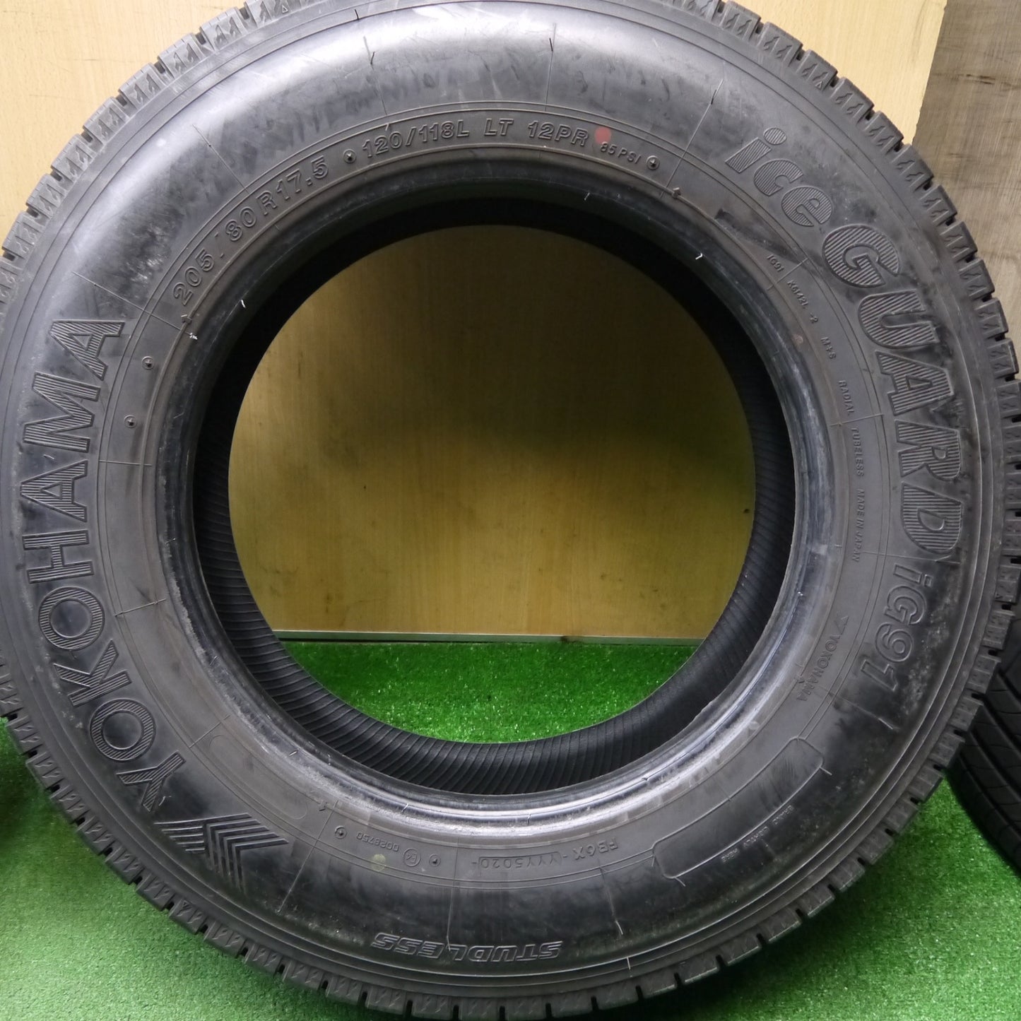 バリ溝！9.5分！6本★トラック タイヤ 205/80R17.5 120/118L 12PR スタッドレス ヨコハマ アイスガード iG91 17.5インチ★5121506Hノタ
