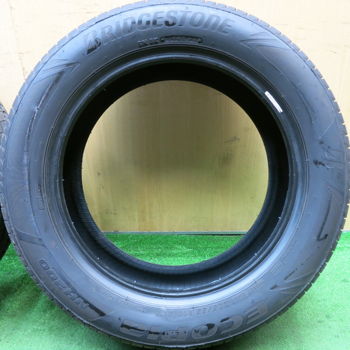 バリ溝！23年！9.5分★205/55R16 ブリヂストン エコピア NH200 タイヤ 16インチ ステップワゴン アイシス ノア ヴォクシー プレマシー 等★5071707HAノタ