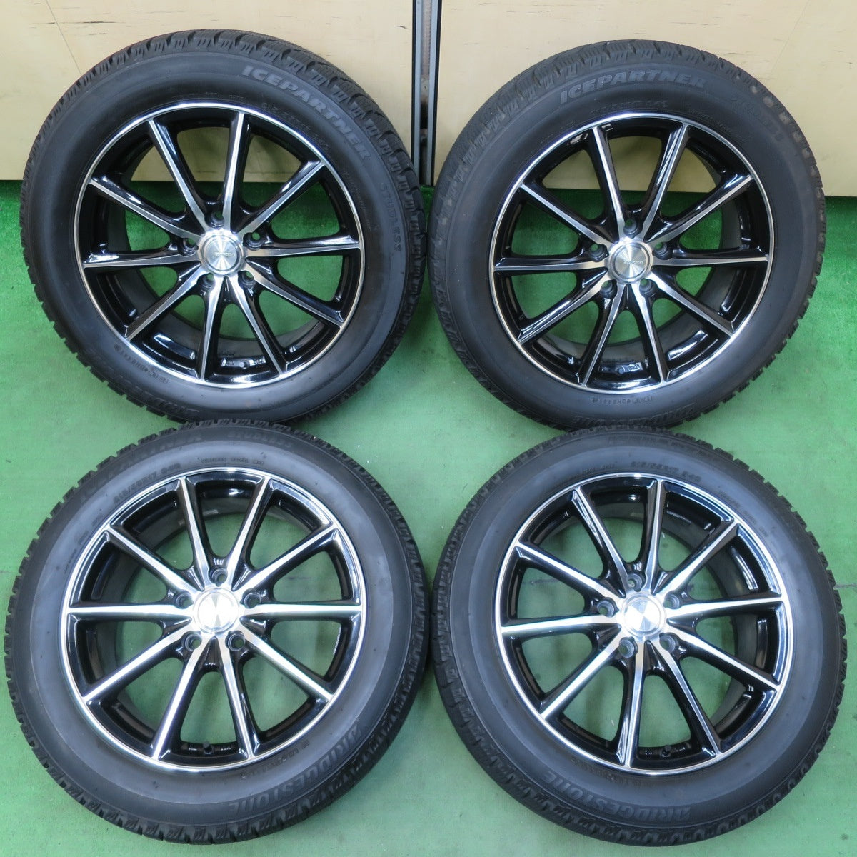 バリ溝！キレイ！9.5分★スタッドレス 215/55R17 ブリヂストン アイスパートナー ECO FORME エコフォルム 17インチ PCD114.3/5H★5021711イス