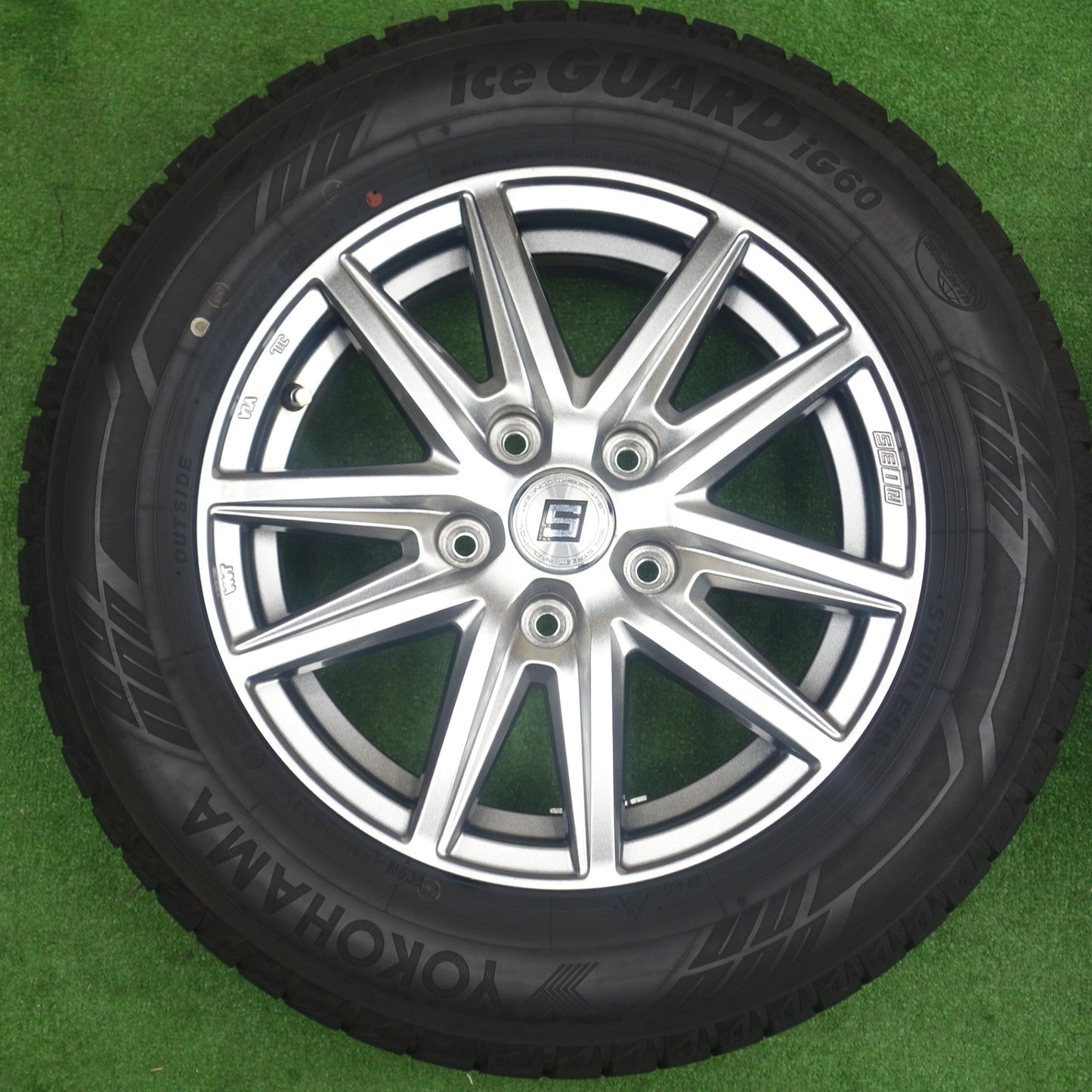 バリ溝！キレイ！9.5分★スタッドレス 195/65R15 ヨコハマ アイスガード iG60 SEIN ザイン 15インチ PCD114.3/5H★6020902KTス