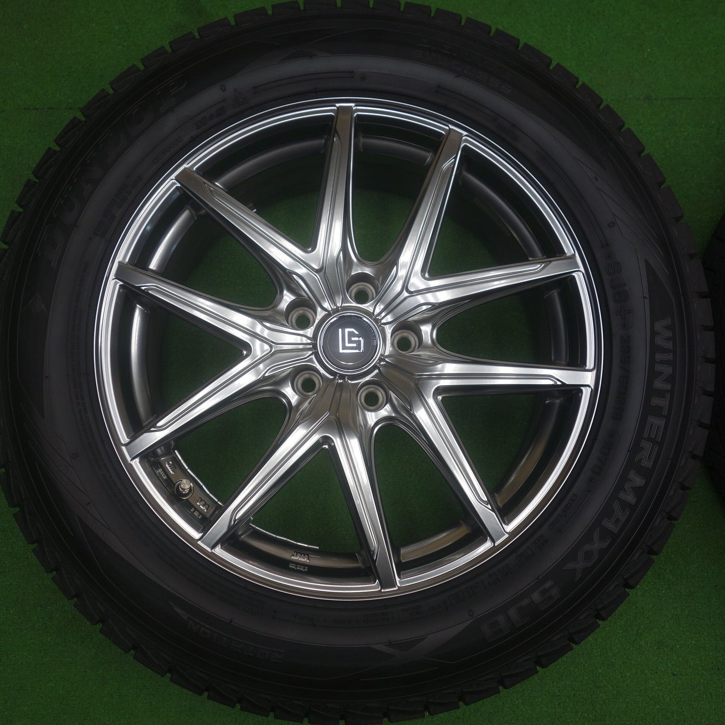 ほぼ未使用！24年！キレイ★スタッドレス 235/60R18 ダンロップ ウインターマックス SJ8 SJ8+ LONGINUS ロンギヌス 18インチ PCD114.3/5H★6041501KTス