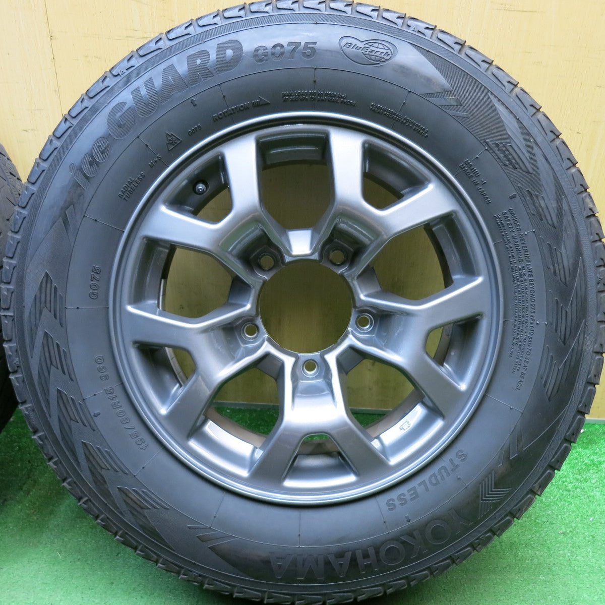 キレイ！24年◎スズキ JB74W ジムニー シエラ 純正 195/80R15 スタッドレス ヨコハマ アイスガード G075 15インチ PCD139.7/5H◎6101009HAス