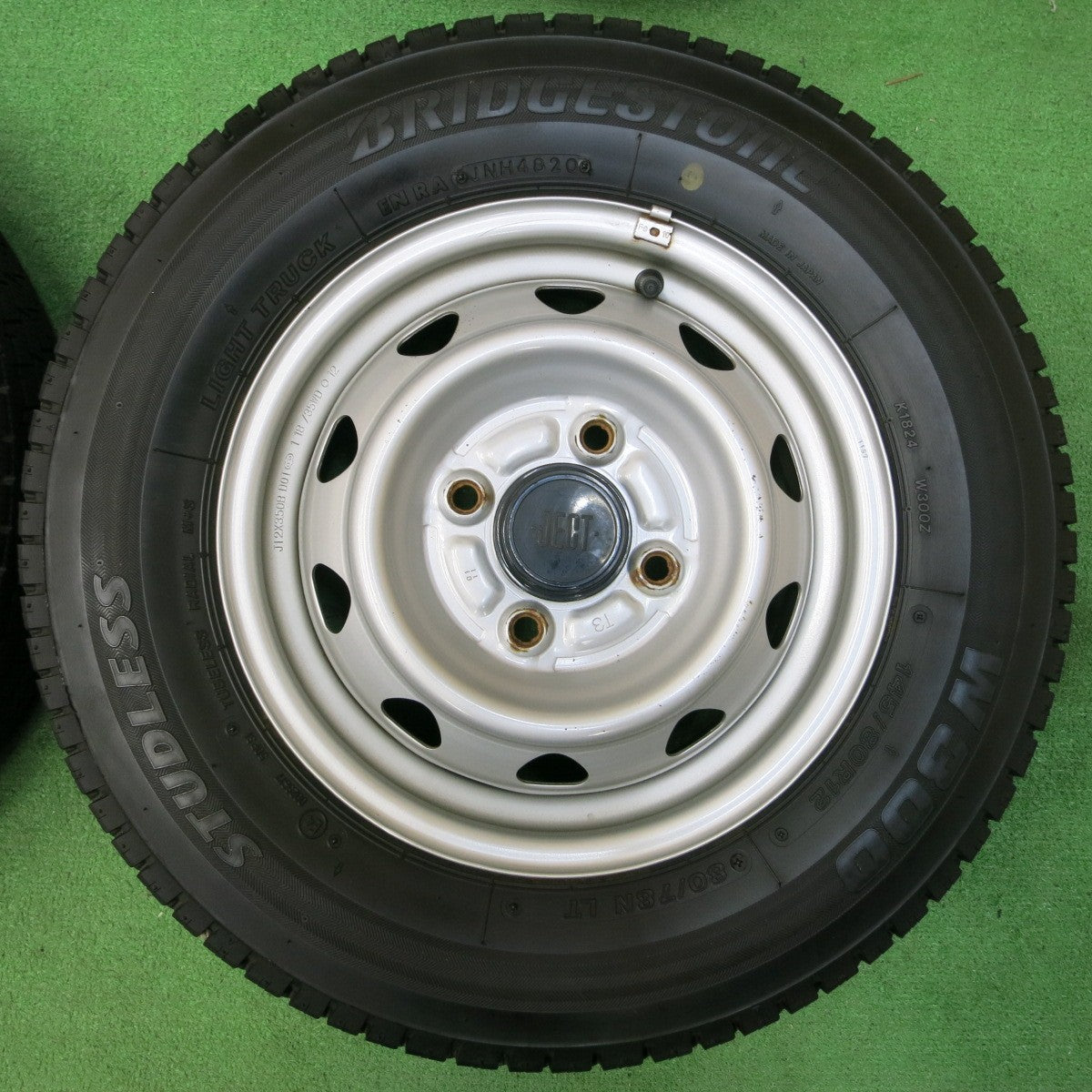 *送料無料* キレイ！20年★スタッドレス 145/80R12 ブリヂストン W300 ・JECT・ スチール ホイール 12インチ PCD100/4H★4042917イス