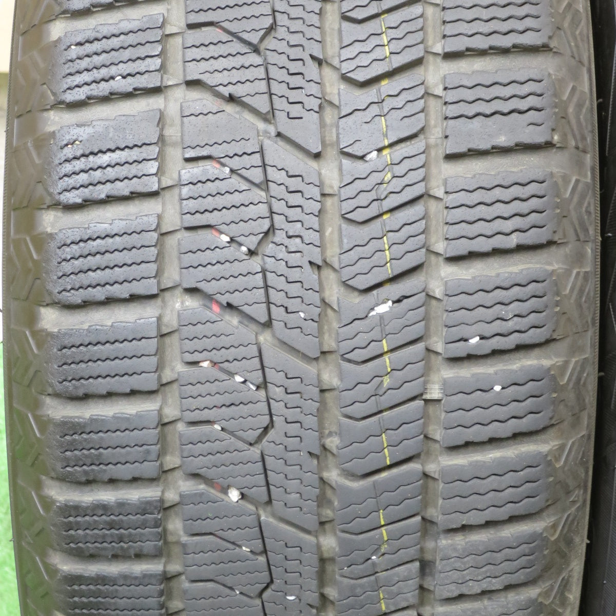 バリ溝！22年！キレイ！9.5分★スタッドレス 205/60R16 トーヨー オブザーブ GIZ2 VELVA SPORTZ ヴェルヴァ 16インチ PCD114.3/5H★5051301TTス