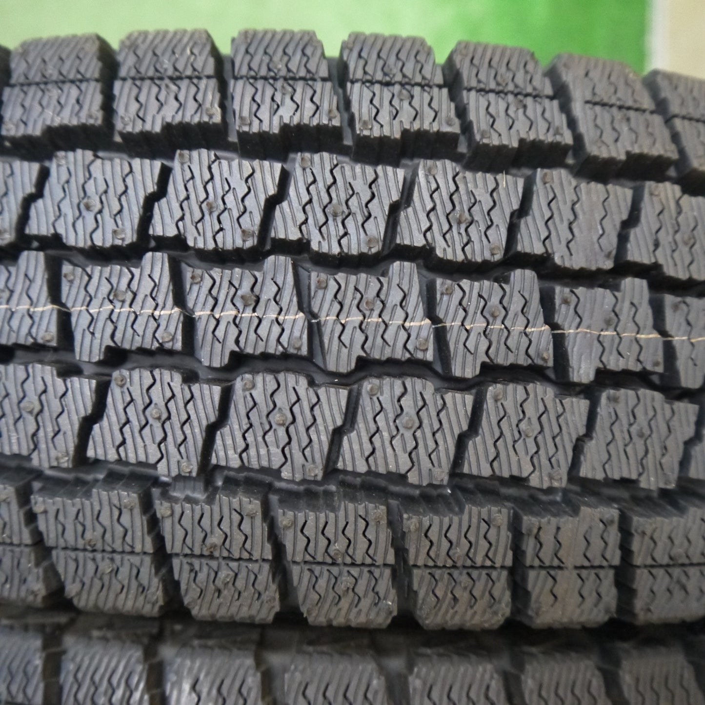 バリ溝！22年！ほぼ10分★スタッドレス 145R12 6PR グッドイヤー アイスナビ CARGO カーゴ 12インチ タイヤ 小型 バン トラック ハイゼット エブリイ 等★6032410Hスタ
