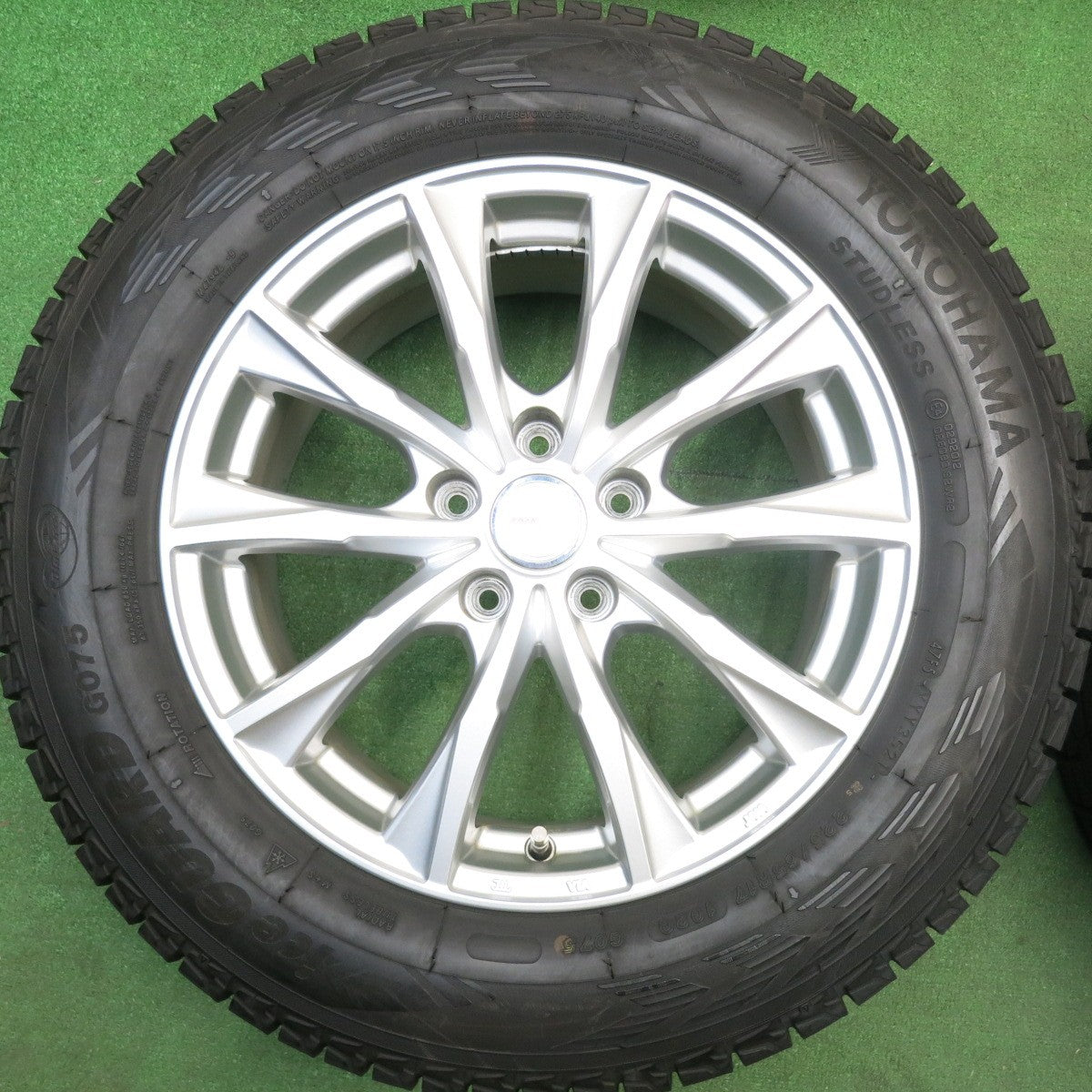 バリ溝！9.5分以上★スタッドレス 225/65R17 ヨコハマ アイスガード G075 JOKER ジョーカー 17インチ PCD114.3/5H★6010810HAス