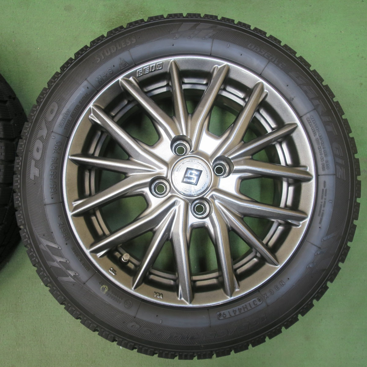 バリ溝！9.5分★スタッドレス 165/65R14 トーヨー オブザーブ ガリット GIZ SEIN SX ザイン 14インチ PCD100/4H★6040705イス