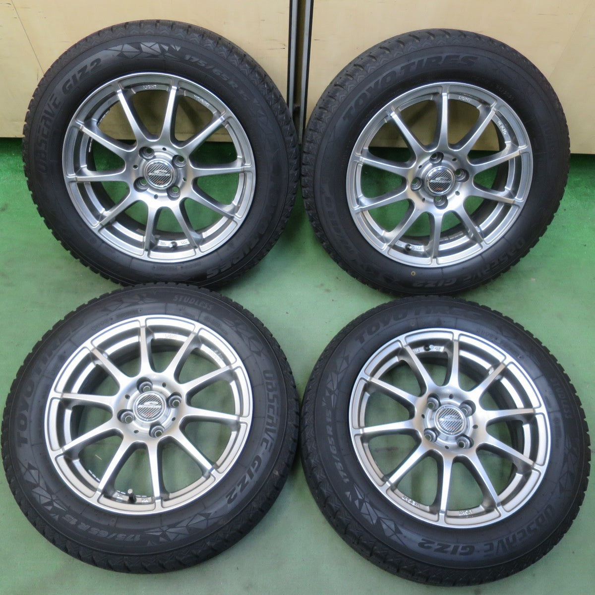 バリ溝！23年！キレイ！8.5分◎スタッドレス 175/65R15 トーヨー オブザーブ GIZ2 SCHNEIDER ATECH シュナイダー 15インチ PCD100/4H◎6092910イス