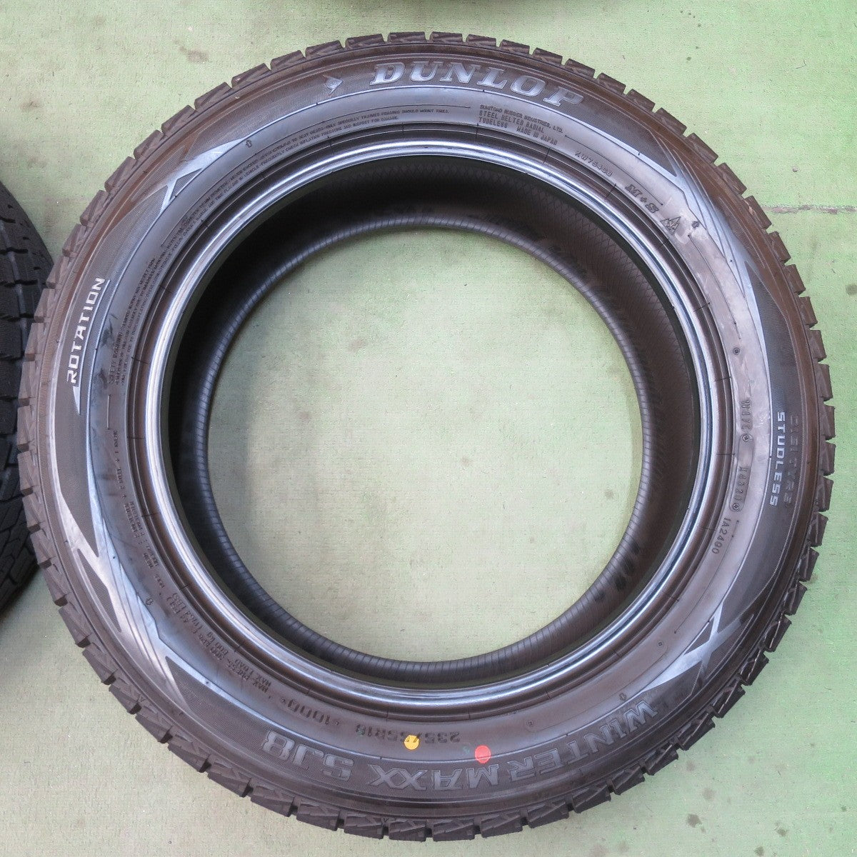 ほぼ未使用★スタッドレス 235/55R18 ダンロップ ウインターマックス SJ8 タイヤ 18インチ ハリアー RAV4 レクサス NX ムラーノ 等★6032402イスタ