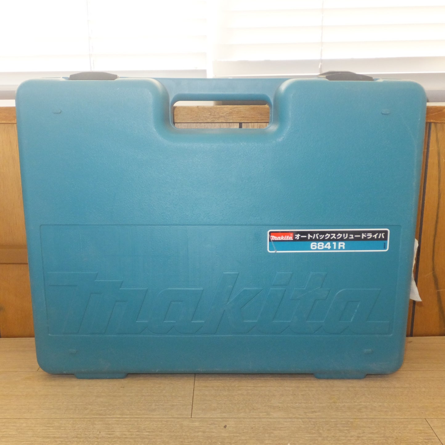 [送料無料] 現状品★マキタ makita オートパックスクリュードライバ 6841R　6000回転　連結ビス コイルタイプ 長さ 25～41mm(2)★