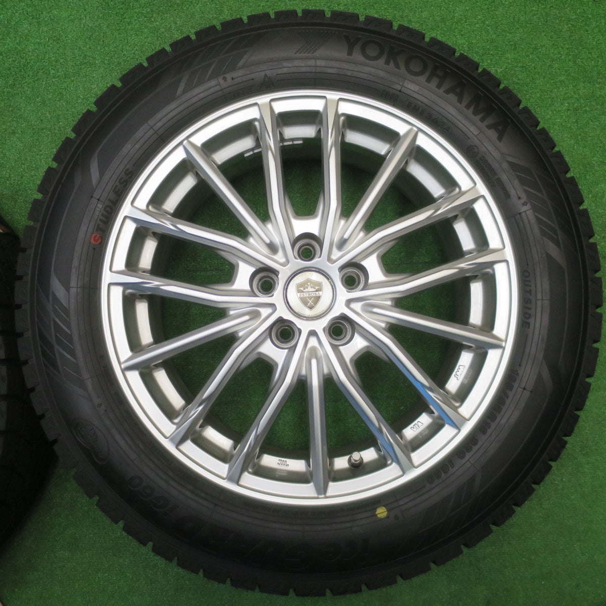 未使用！24年！キレイ★ライズ ロッキー 等 195/65R16 スタッドレス ヨコハマ アイスガード iG60 ESTROSA エステローザ 16インチ PCD100/5H★5110601NJス