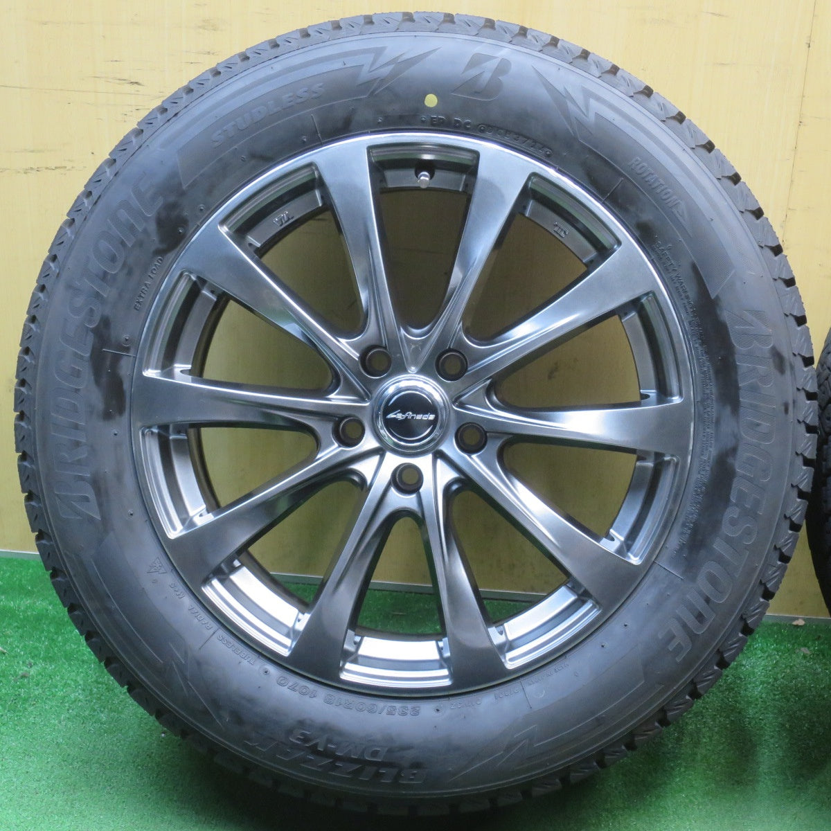 バリ溝！24年！キレイ！ほぼ10分★スタッドレス 235/60R18 ブリヂストン ブリザック DM-V3 Lefinada レフィナーダ 18インチ PCD114.3/5H★6050805NJス