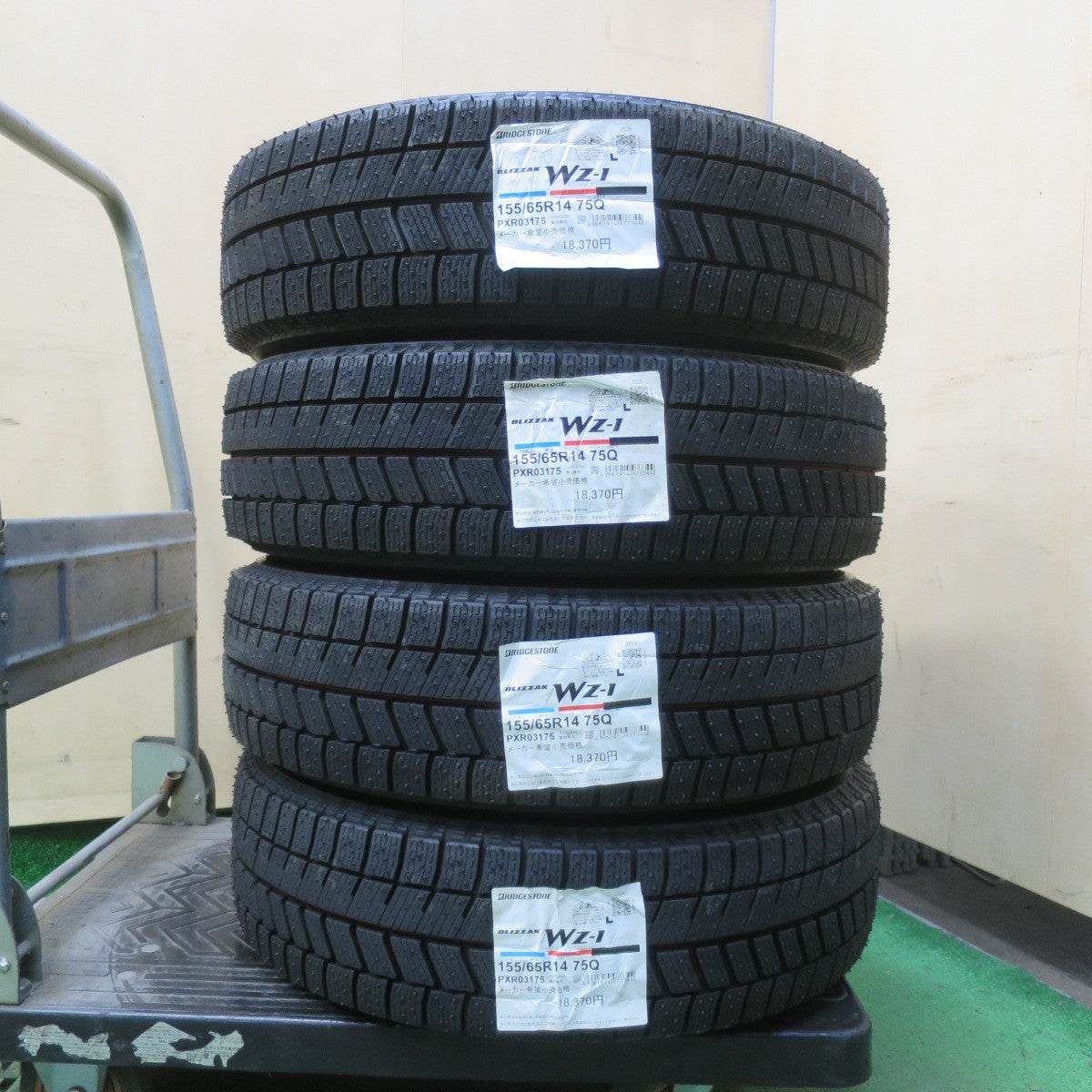 未使用！25年◎スタッドレス 155/65R14 ブリヂストン ブリザック WZ-1 Zart S18 社外 アルミ 14インチ PCD100/4H◎6091105イス