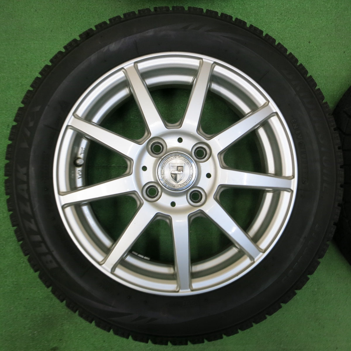 *送料無料* バリ溝！8.5分★スタッドレス 155/65R14 ブリヂストン ブリザック VRX GMach 14インチ PCD100/4H★4053109イス