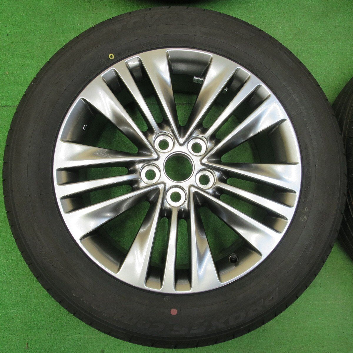 新車外し！24年★トヨタ 40系 アルファード Zグレード 純正 225/60R18 トーヨー プロクセス comfort PCD120/5H★4072001イノ