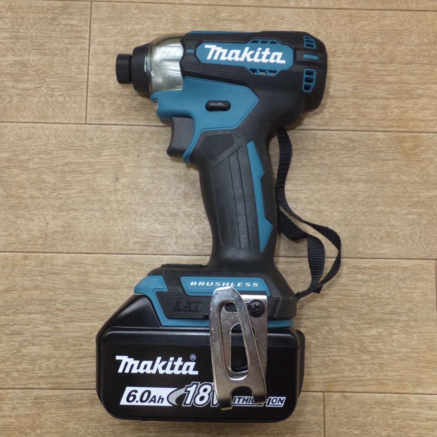 [送料無料] 美品★マキタ makita 充電式インパクトドライバ TD157DRGX 18V　バッテリ 1個★