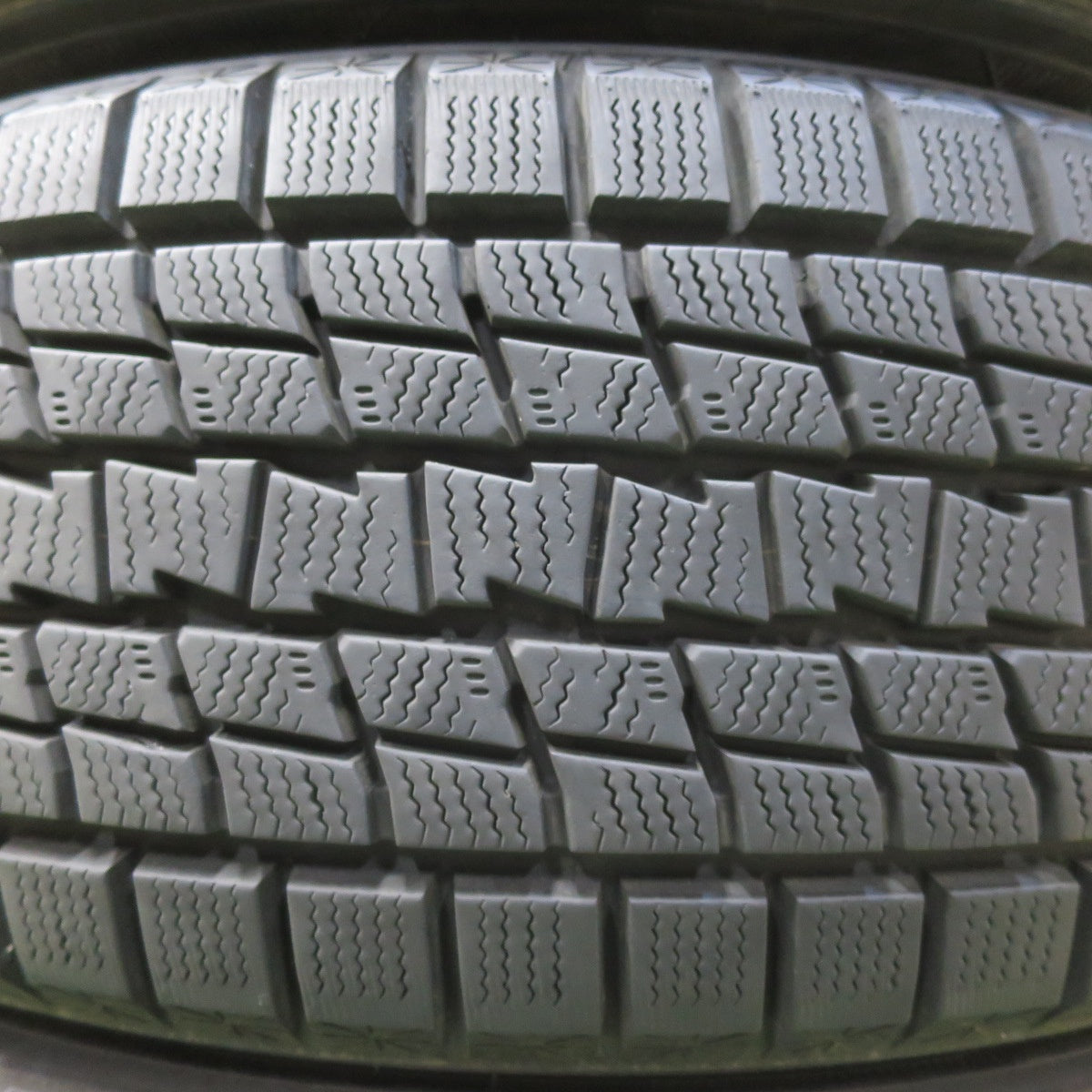 バリ溝！9.5分★スタッドレス 215/50R18 グッドイヤー アイスナビ SUV タイヤ 18インチ ヤリスクロス CX-3 等★5070305イスタ