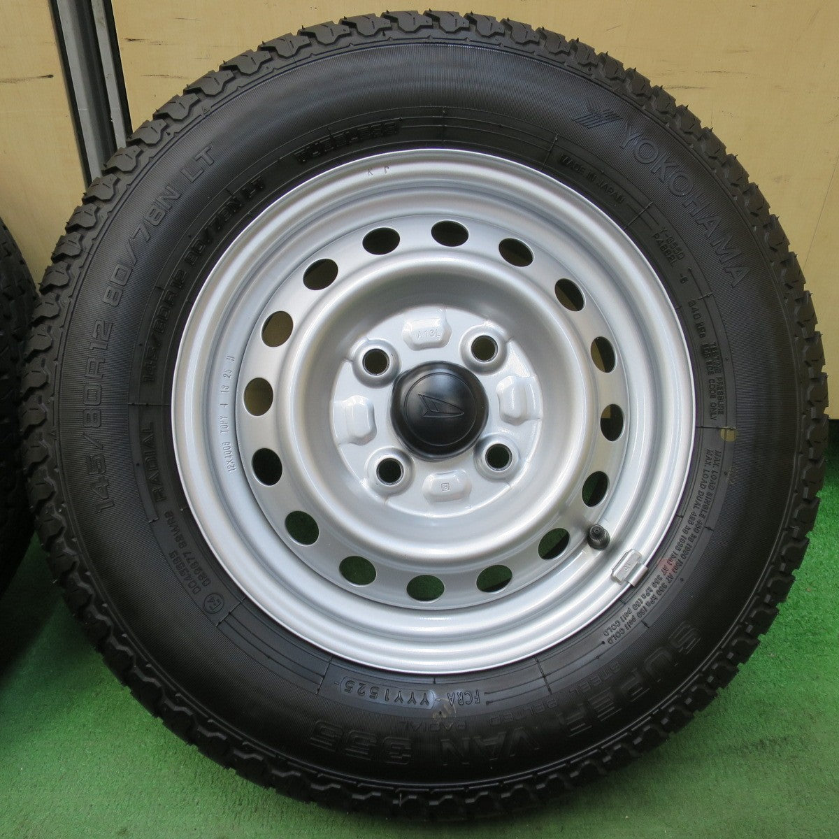 バリ溝！25年！キレイ！9.5分以上★ダイハツ ハイゼット アトレー 等 純正 スチール 145/80R12 80/78N ヨコハマ SUPER VAN 355 12インチ PCD100/4H★5120516イノ