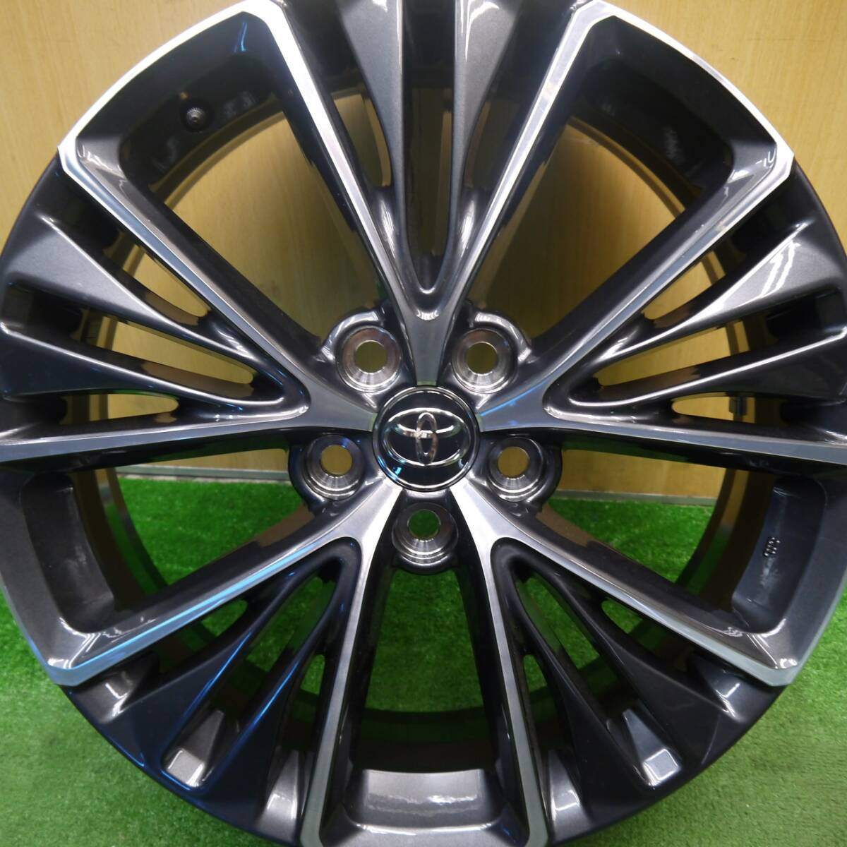 新車外し！1本★トヨタ 60系 プリウス Zグレード 純正 ホイール 19インチ 19×6.5J PCD114.3/5H★5031411Hホ