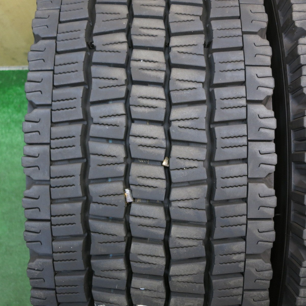 2本価格！25年◎トラック タイヤ 245/70R19.5 136/134J スタッドレス ダンロップ デクテス SP081 19.5インチ◎6090202KKスタ