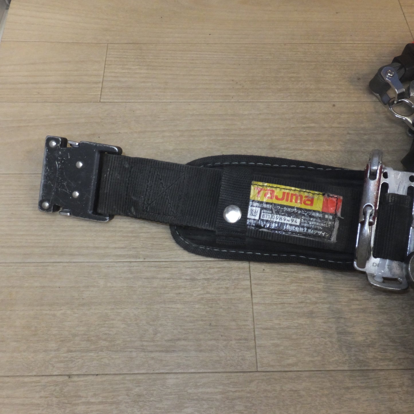 [送料無料] ★タジマ フルハーネス型  TITAN HL-MR型　落下距離 3.3～4.4m 使用可能質量 100kg　ほか KNICKS RICORO-N など 複合品★