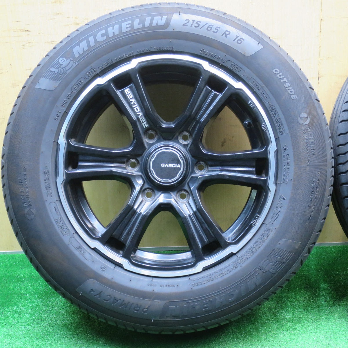 4本価格！23年★MID Garcia SS リボルバー KC 215/65R16 ミシュラン プライマシー4 16インチ ガルシア PCD139.7/6H★5102906NJノ