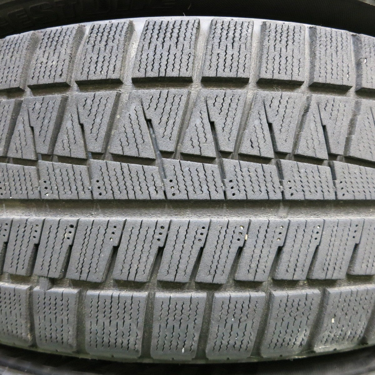 *送料無料* 4本価格★スバル レヴォーグ 純正 225/45R18 スタッドレス ブリヂストン ブリザック REVO GZ PCD114.3/5H★4052312イス