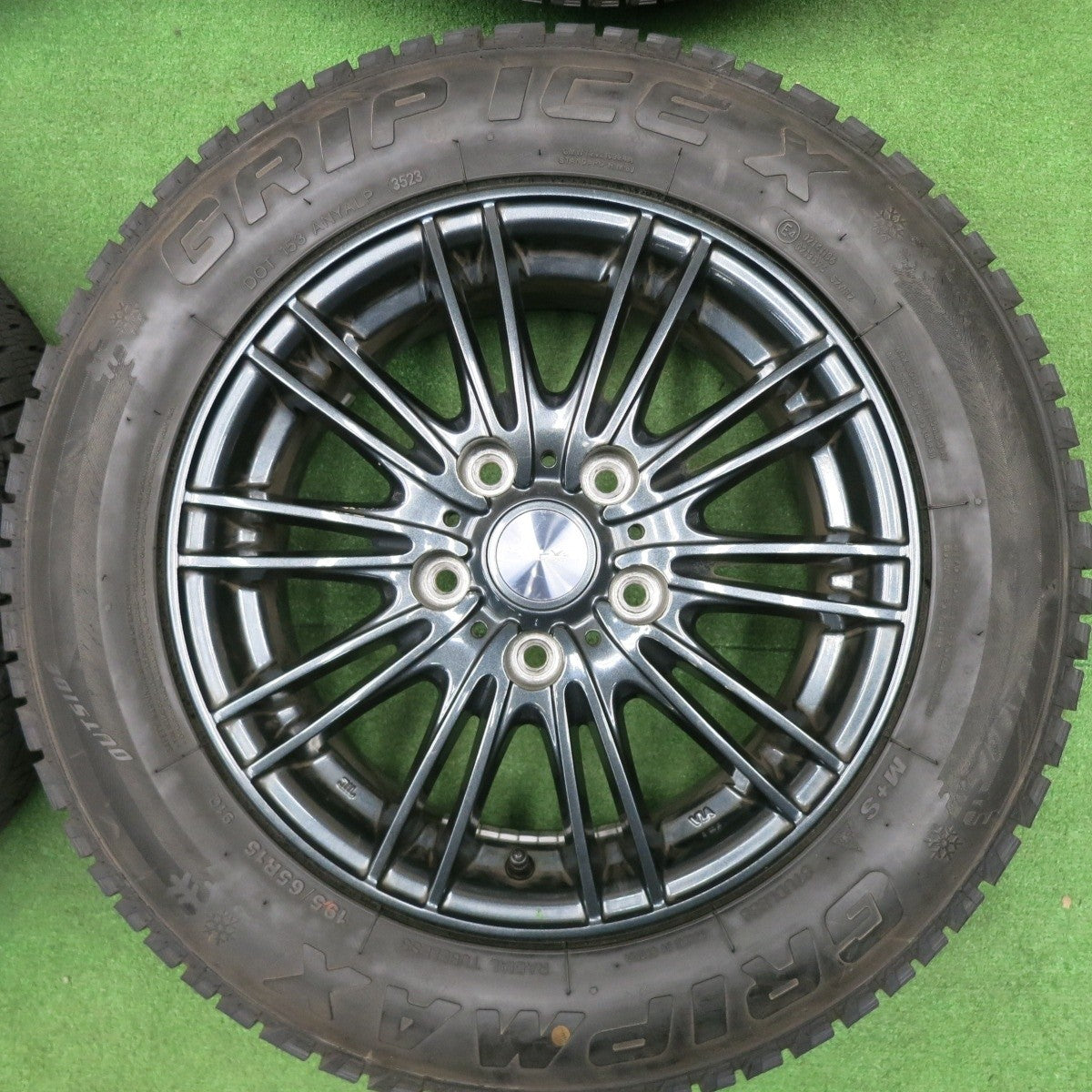 バリ溝！23年！ほぼ10分★スタッドレス 195/65R15 グリップマックス グリップアイスX VELVA AGUDO ヴェルヴァ 15インチ PCD114.3/5H★5020603TNス