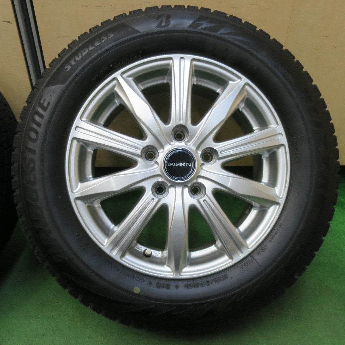 キレイ！21年★スタッドレス 195/65R15 ブリヂストン ブリザック VRX2 BALMINUM バルミナ 15インチ PCD114.3/5H★5013107イス