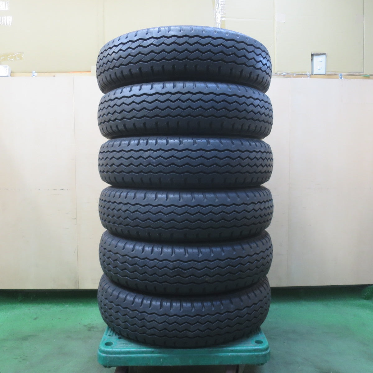 ほぼ未使用！23年！6本★トラック タイヤ 205/75R16 113/111L ブリヂストン G590 16インチ★6021710イノタ