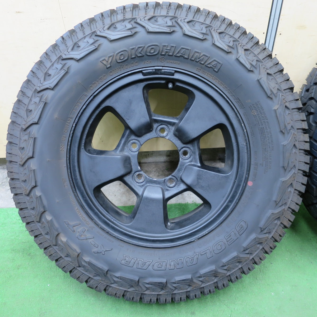 バリ溝！24年！9.5分★スズキ ジムニー 純正 ENKEI 245/70R16 118/115Q 10PR ヨコハマ ジオランダー X-AT 16インチ エンケイ PCD139.7/5H★6051302ナノ