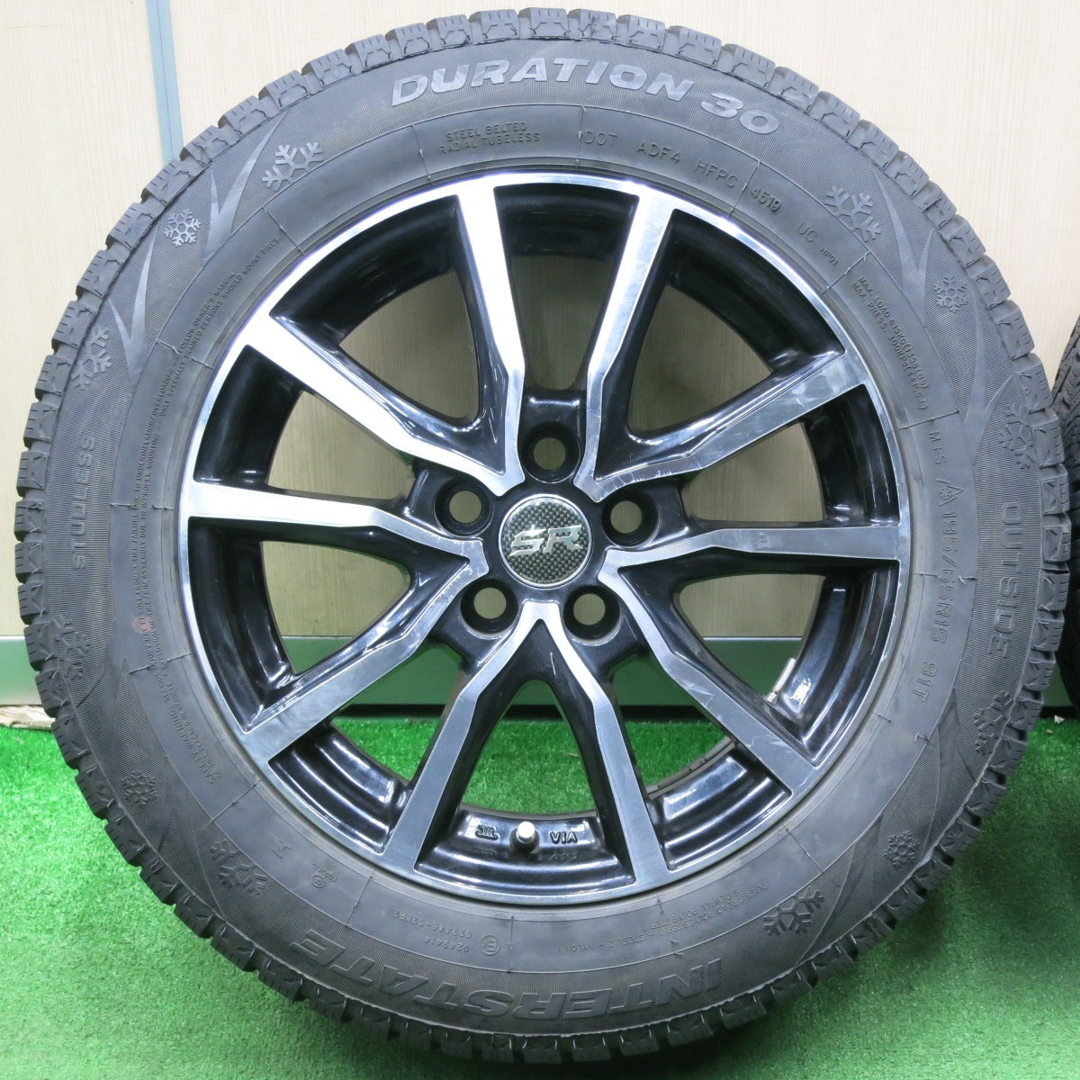 [送料無料] バリ溝！9分★プリウス 等 195/65R15 スタッドレス インターステート DURATION 30 STRANGER ストレンジャー 15インチ PCD100/5H★4121807NJス