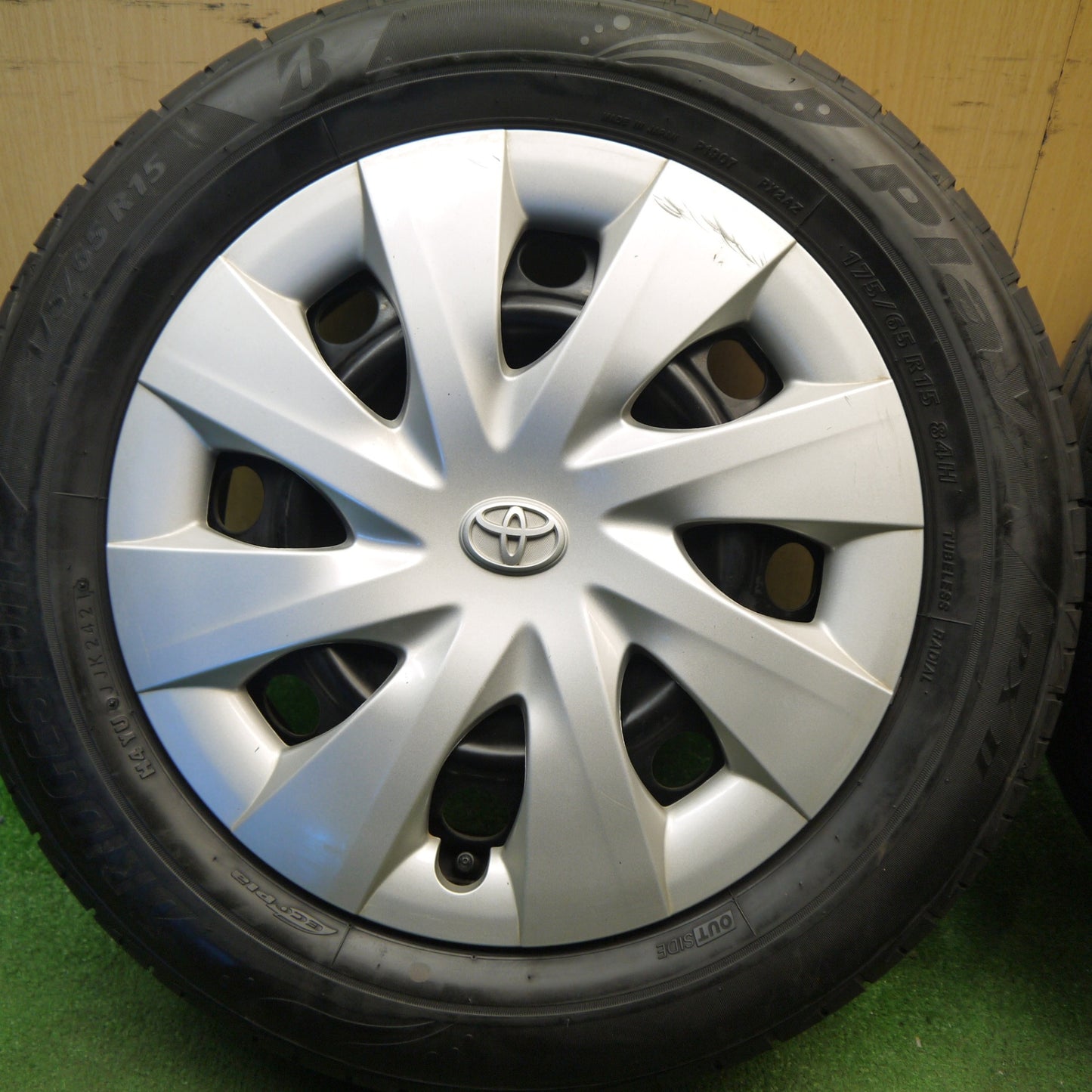 バリ溝！9分★トヨタ ポルテ 等 純正 スチール 175/65R15 ブリヂストン プレイズ PX2 15インチ PCD100/4H★6031609Hノ