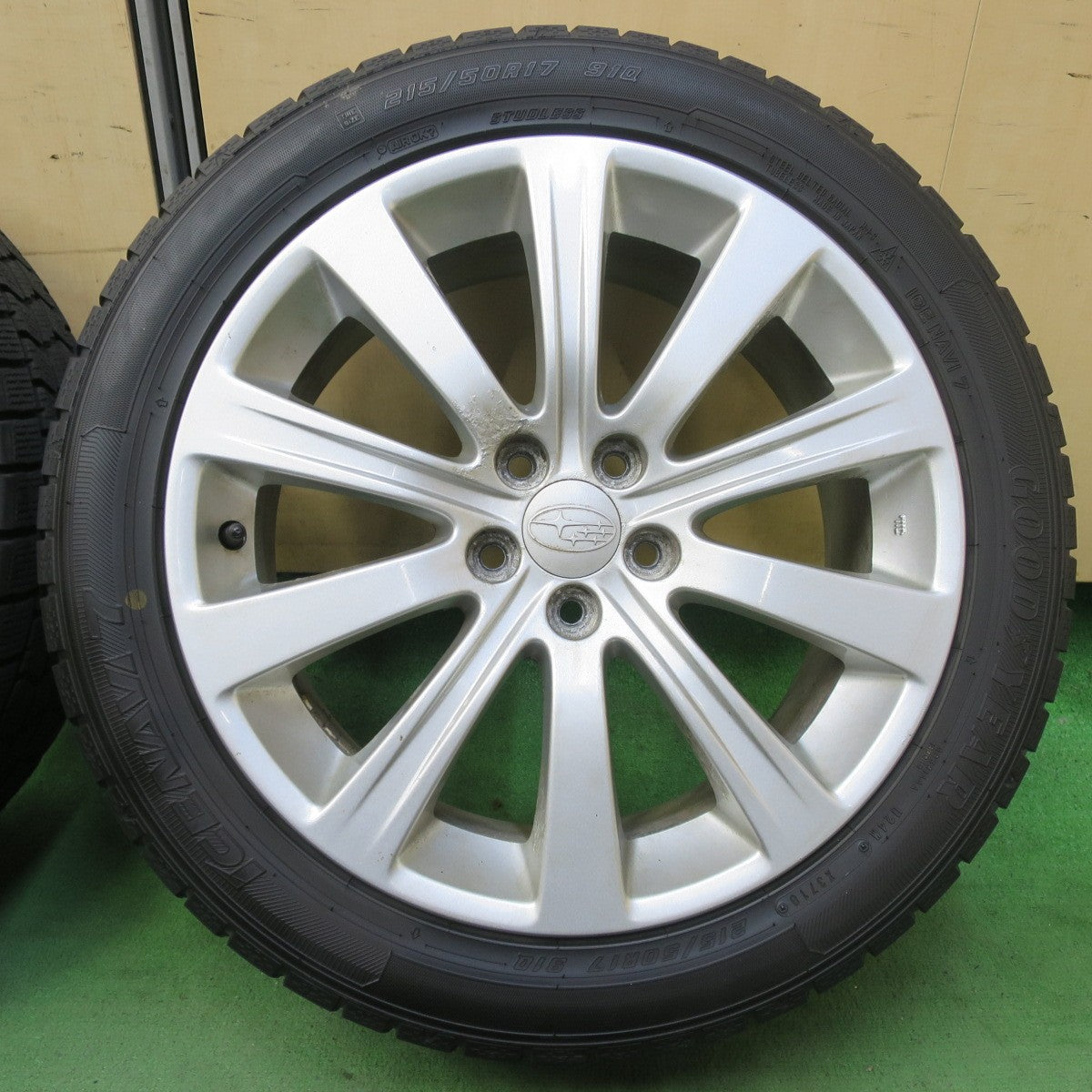 4本価格★スバル エクシーガ インプレッサ 等 純正 215/50R17 スタッドレス グッドイヤー アイスナビ7 17インチ PCD100/5H★5101607イス