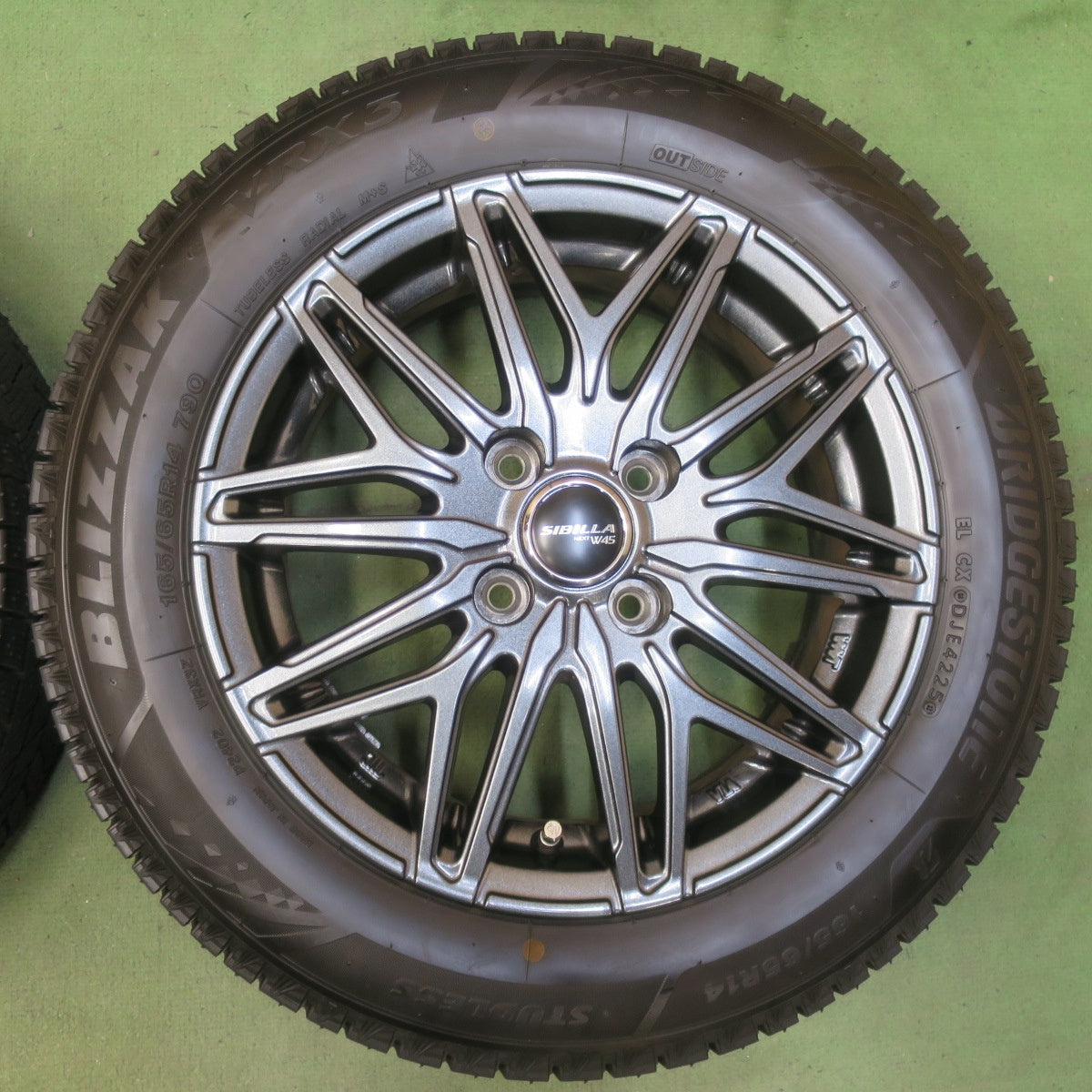 バリ溝！25年！キレイ！ほぼ10分◎スタッドレス 165/65R14 ブリヂストン ブリザック VRX3 SIBILLA NEXT W45 シビラ ネクスト 14インチ PCD100/4H◎6070107イス