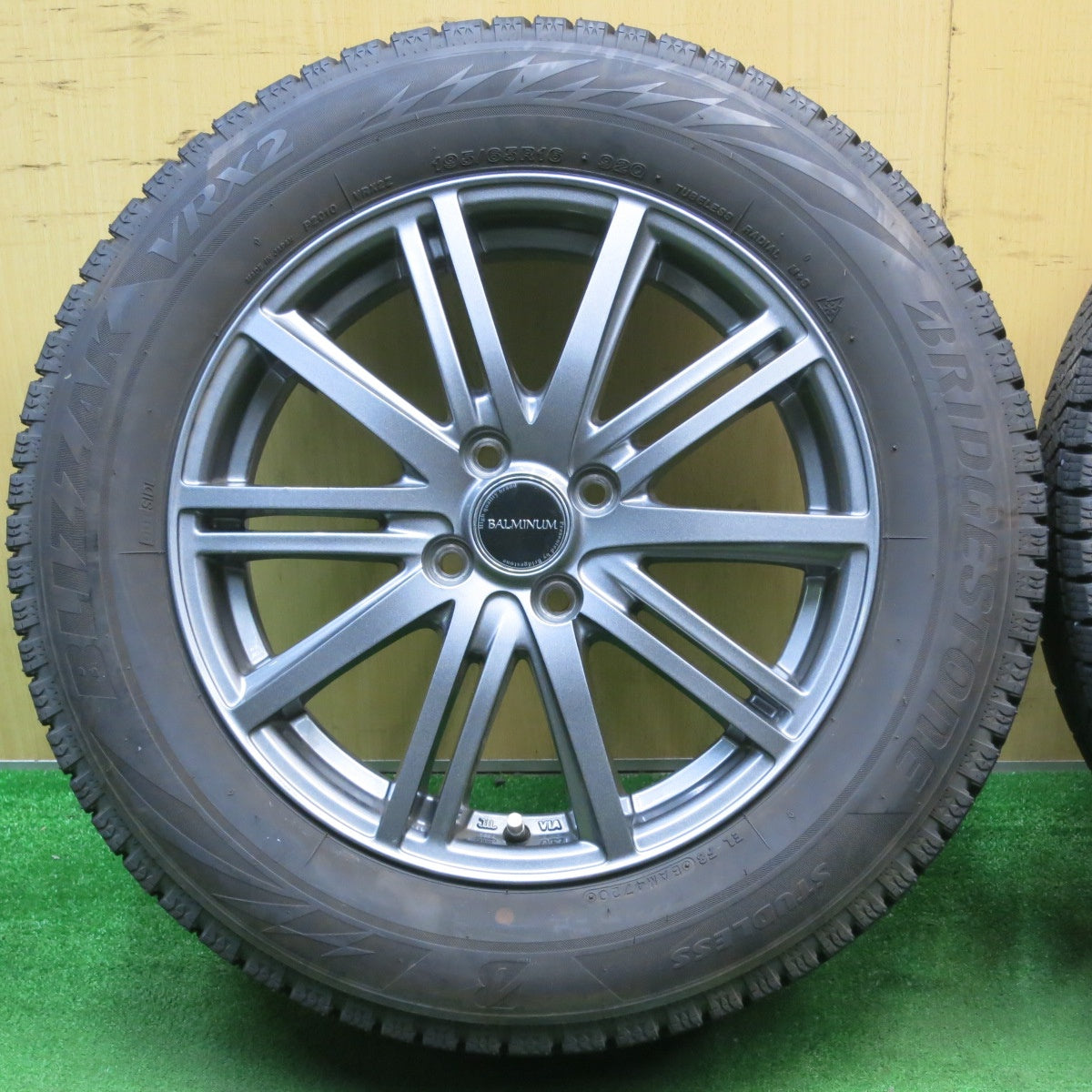バリ溝！キレイ！9分★スタッドレス 195/65R16 ブリヂストン ブリザック VRX2 BALMINUM バルミナ 16インチ PCD100/4H★5050706NJス