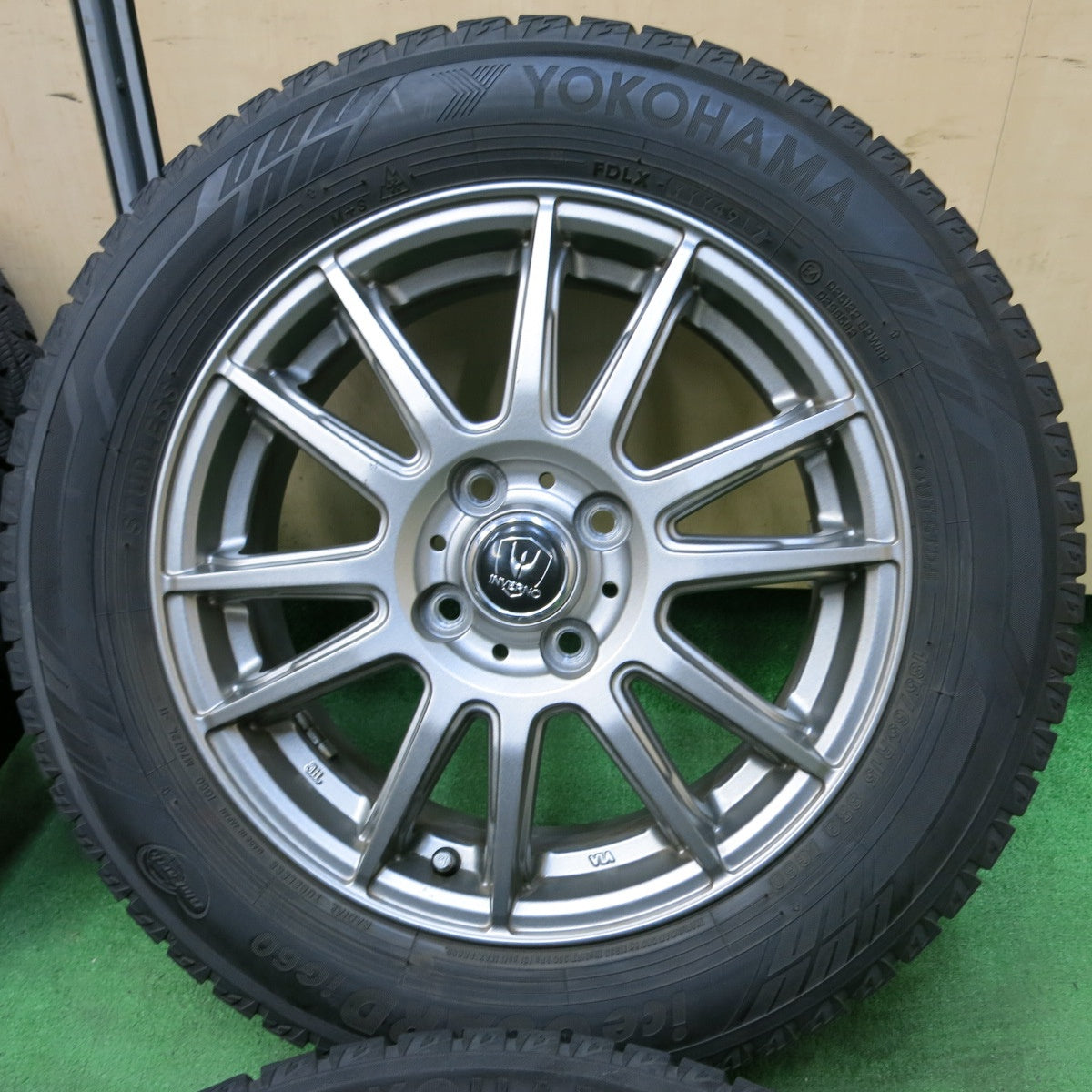 [送料無料] バリ溝！キレイ！9分★スタッドレス 185/65R15 ヨコハマ アイスガード iG60 INVERNO 15インチ PCD100/4H★4092603SYス
