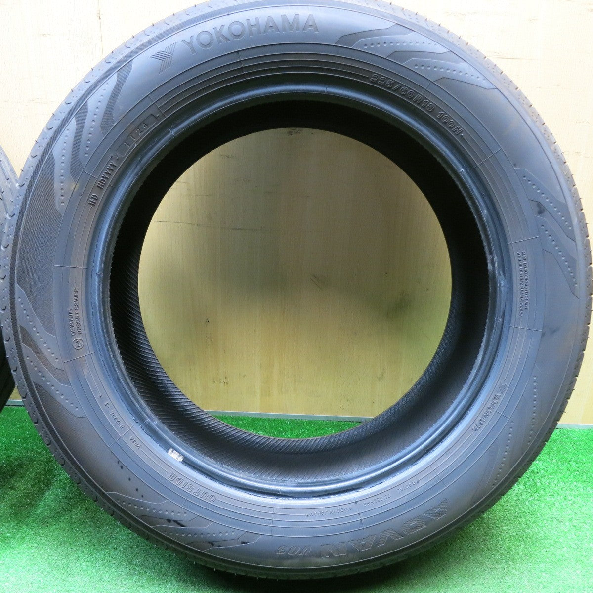 バリ溝！24年！9.5分★225/60R18 ヨコハマ アドバン V03 タイヤ 18インチ 40系 アルファード ヴェルファイア 等★6011103HAノタ