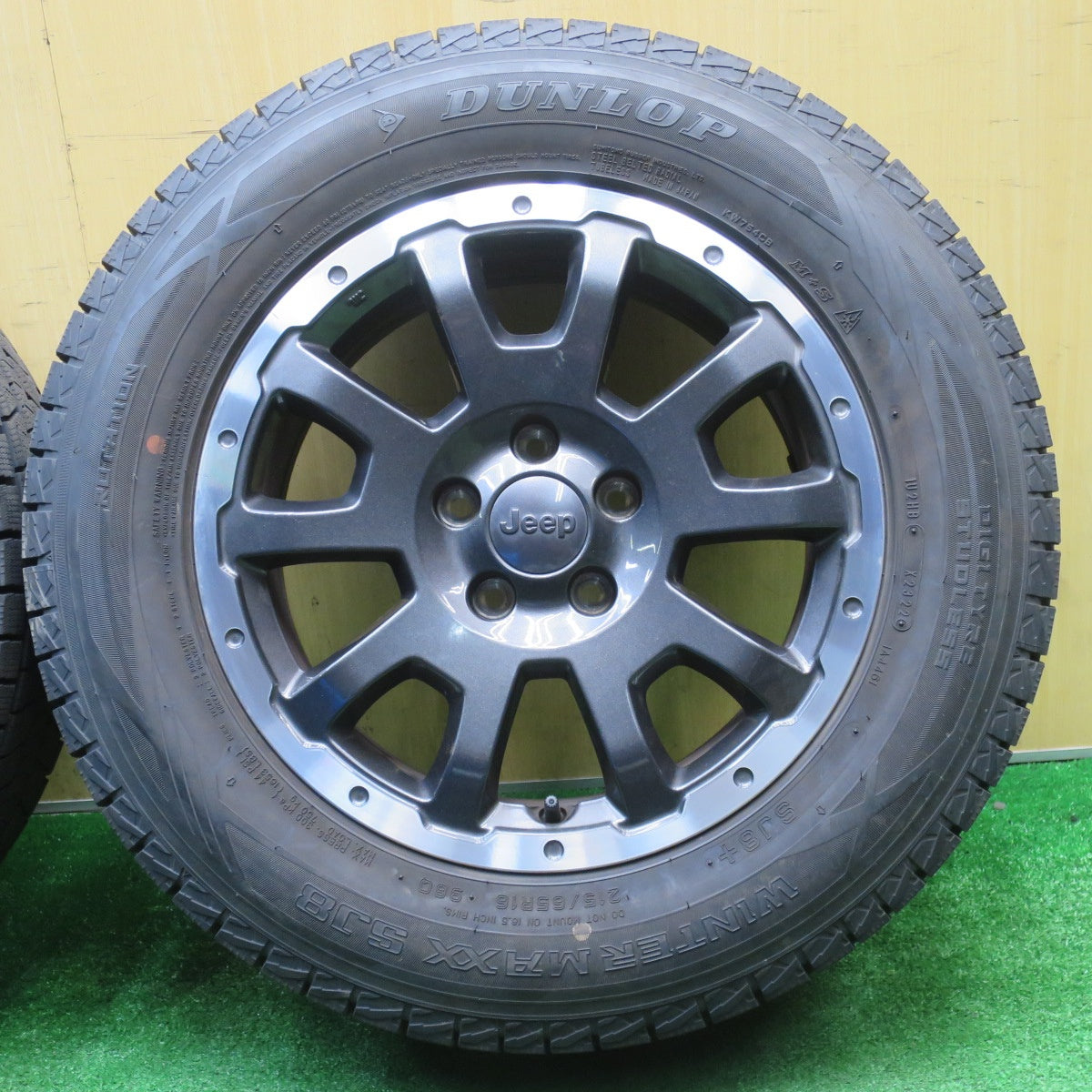 バリ溝！22年！キレイ！9.5分以上★ジープ レネゲード 純正 215/65R16 スタッドレス ダンロップ ウインターマックス SJ8 16インチ PCD110/5H★5110905NJス