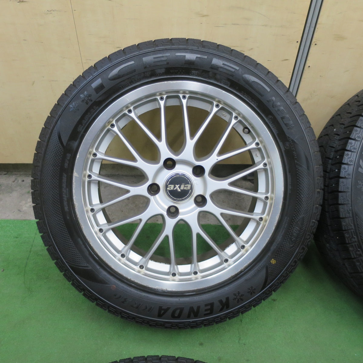 バリ溝！9分★スタッドレス 225/55R17 ケンダ KR36 アイステック ネオ HINODEX axis 17インチ PCD114.3/5H★6042301TTス