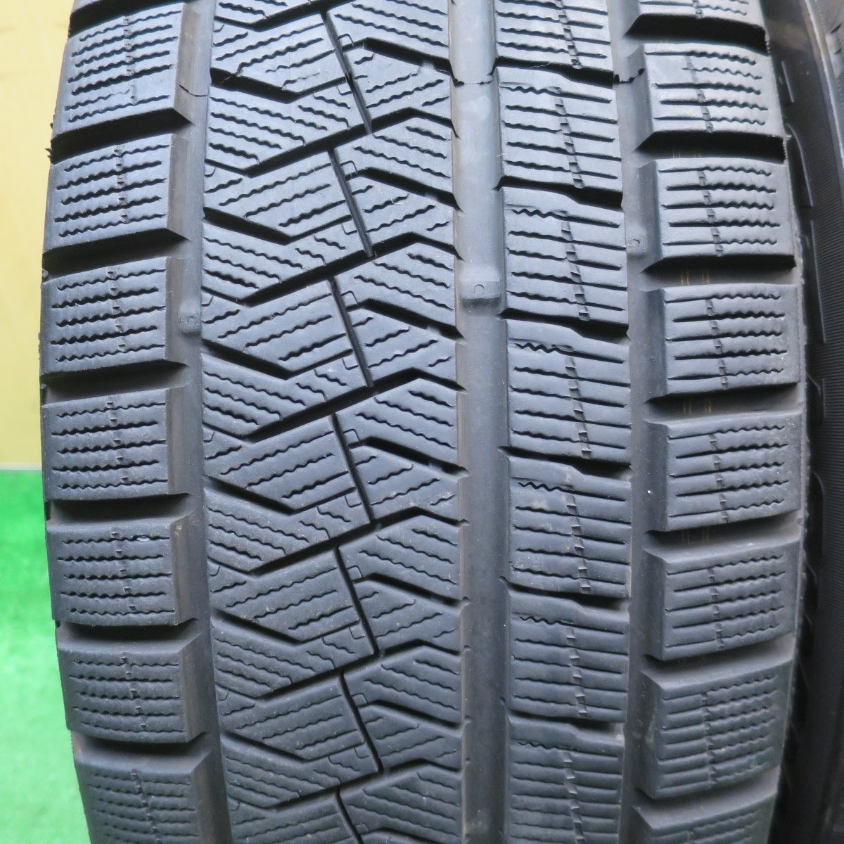 バリ溝！8.5分★日産 V35 スカイライン 純正 215/55R17 スタッドレス ピレリ アイスアシンメトリコ 17インチ PCD114.3/5H★5122504NJス