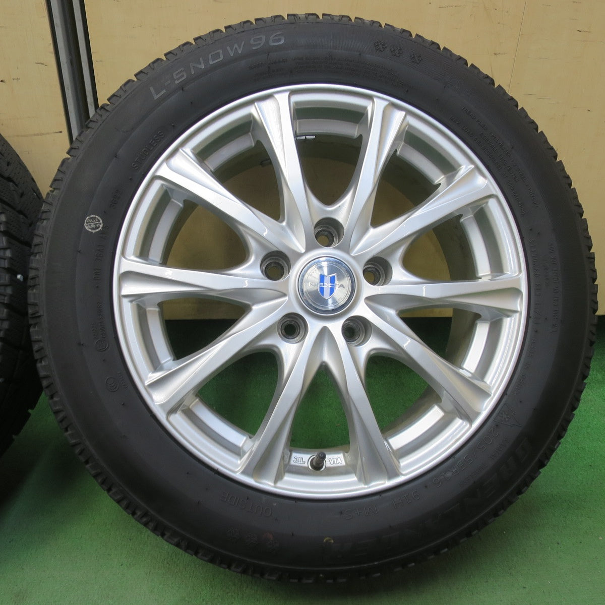 4本価格！22年★スタッドレス 205/55R16 グリンランダー L-SNOW96 NEXTA ネクスタ 16インチ PCD114.3/5H★6040610イス