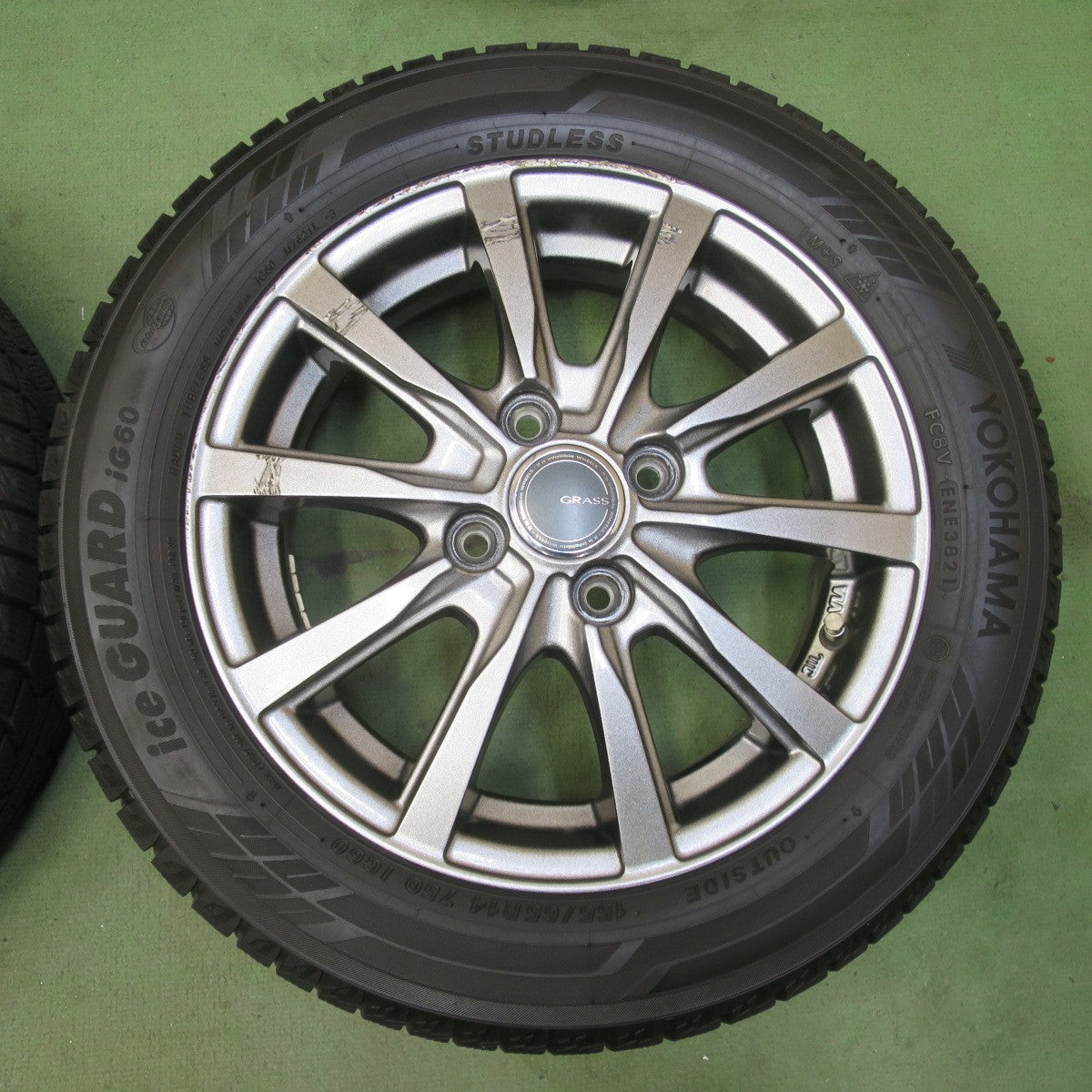 バリ溝！22年！キレイ！8.5分★スタッドレス 155/65R14 ヨコハマ アイスガード iG60 GRASS グラス 14インチ PCD100/4H★6051807イス