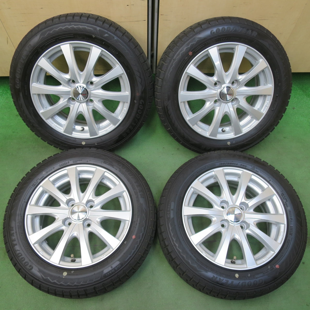 超バリ溝！23年！キレイ！ほぼ10分★スタッドレス 165/65R14 グッドイヤー アイスナビ8 ravrion RS01 ラブリオン 14インチ PCD100/4H★5120611イス