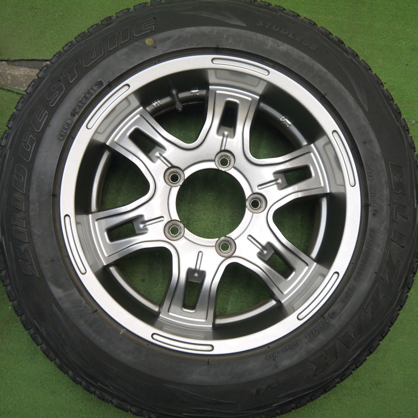 キレイ★ジムニー 等 175/80R16 スタッドレス ブリヂストン ブリザック DM-V1 社外 アルミ 16インチ PCD139.7/5H★5061005Hス